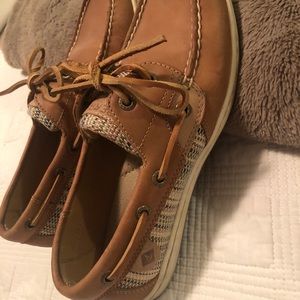 Sperry’s size 6